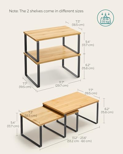 Estante organizador de gabinetes SONGMICS, juego de 2 estantes para encimera de cocina, almacenamiento de cocina, estante para especias, apilable, expandible, metal y madera industrial, negro tinta y beige natural UKCS02NB