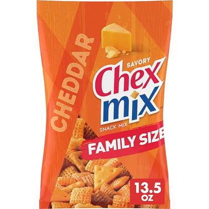 Mezcla de bocadillos sabrosos con queso cheddar Chex Mix, tamaño familiar, 13,5 oz